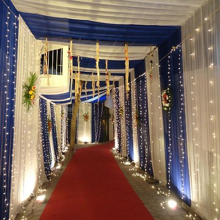 Gulmor Hotel Ludhiana Exterior photo