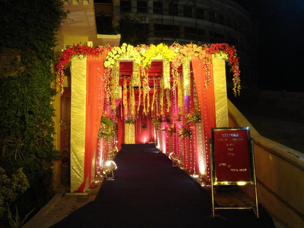 Gulmor Hotel Ludhiana Exterior photo