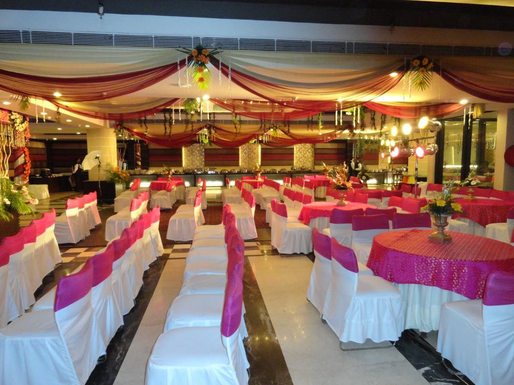 Gulmor Hotel Ludhiana Exterior photo