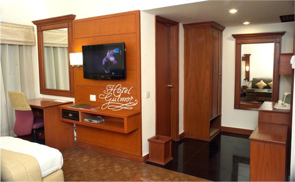Gulmor Hotel Ludhiana Room photo
